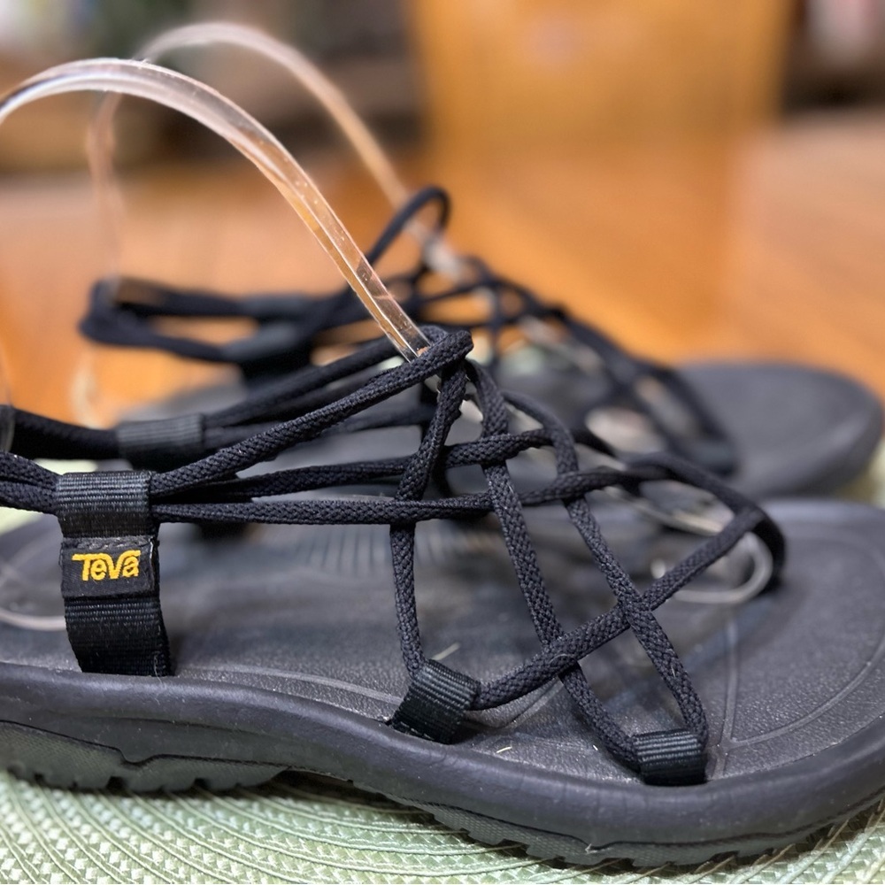 Teva Women's Strappy Black Sandals hurricane xl infinity sandal size 9 - Picture 4 of 9